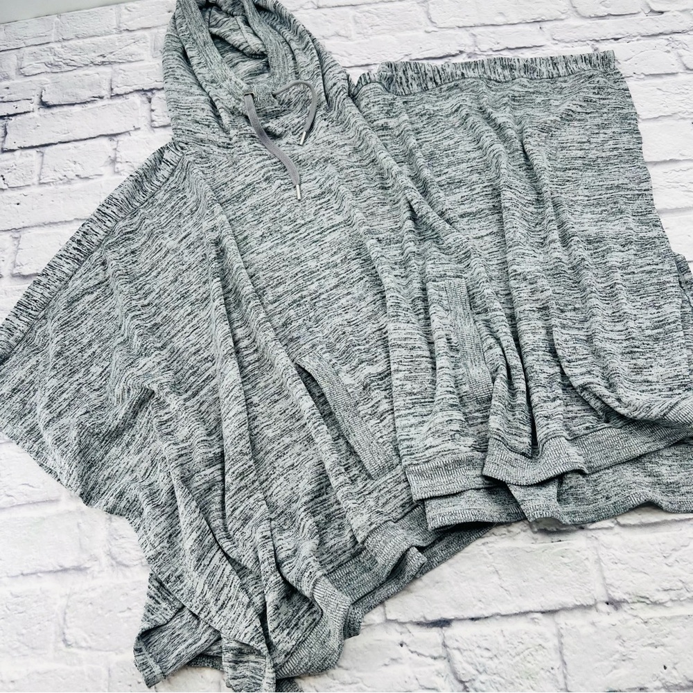 Athleta Techie Sweat Blissful Hoodie Poncho Medium Heathered Grey